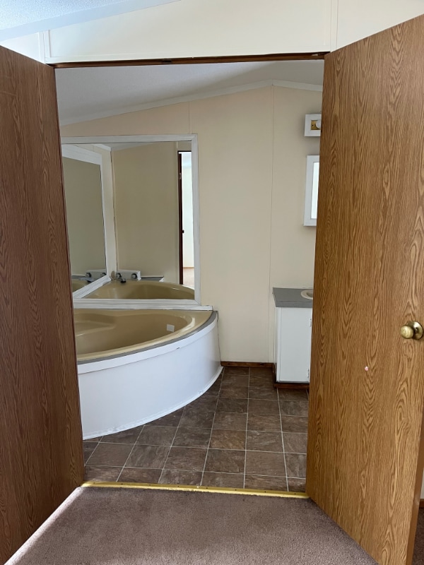 Building Photo - 20 Harriman Cove Rd