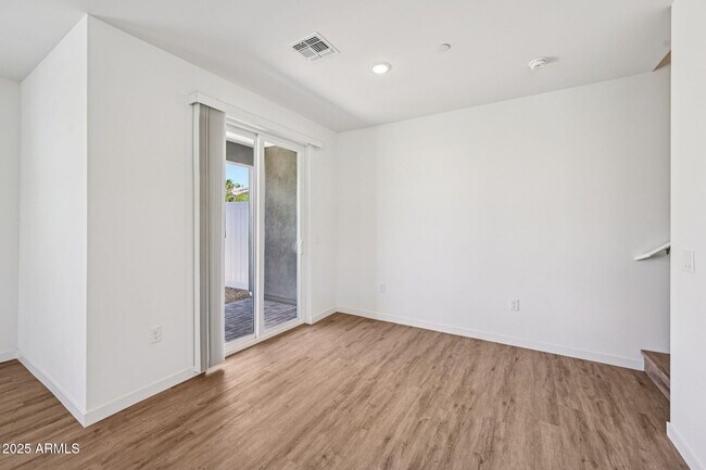 Building Photo - 2131 JENNIFER LYNN Way