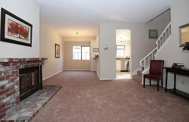 Building Photo - "Charming 2-Bed, 2-Bath Retreat in the Heart of Santa Clara!"