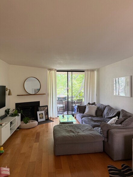 Building Photo - 4141 Via Marisol