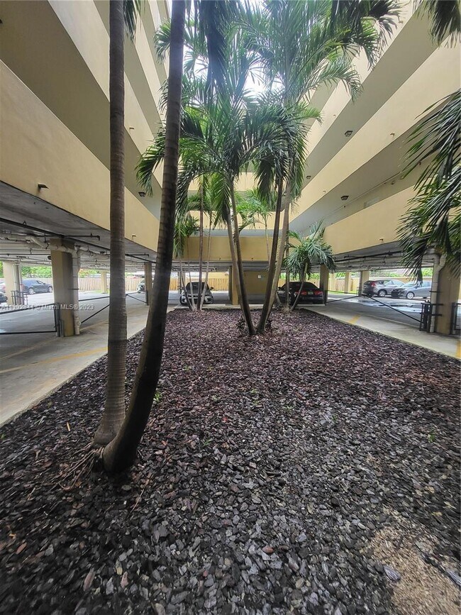 Building Photo - 2647 NW 25th Ave