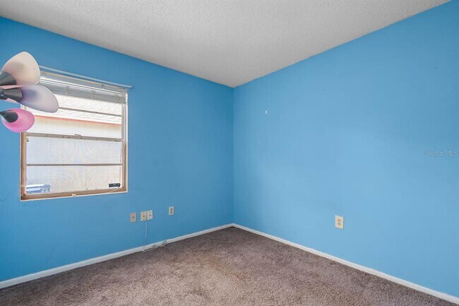 Building Photo - 1424 Vinetree Dr