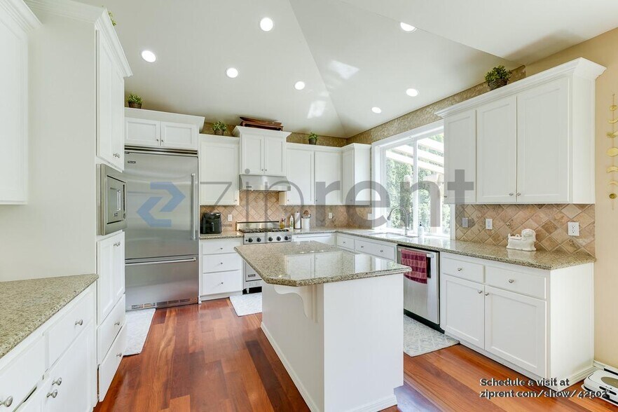 Building Photo - 21622 Quiet Water Loop E