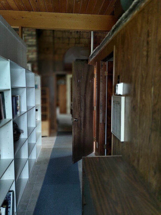 Building Photo - 20 Orcutt Dr