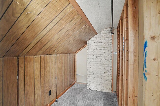 Building Photo - 521 Creel Ave
