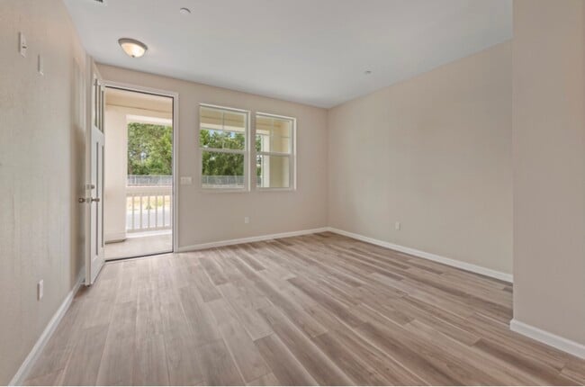 Building Photo - 2253 Vanderford Dr