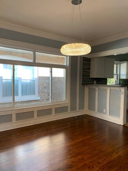 Building Photo - 8109 S Dorchester Ave