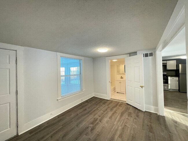 Building Photo - 24 Grandview Rd