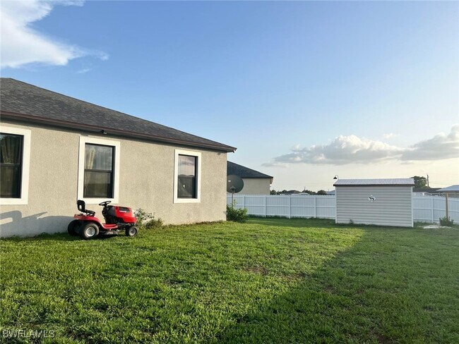 Building Photo - 1107 Capri Cir