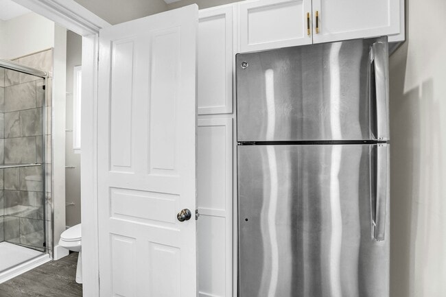 Building Photo - 17 N Church St