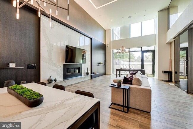 Building Photo - 1650 Silver Hill Dr