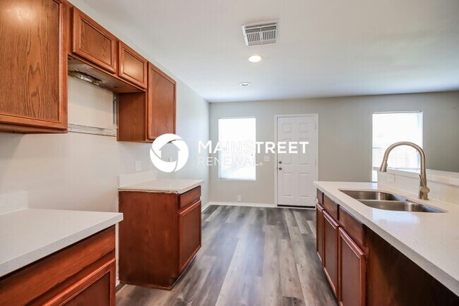 Building Photo - 3 Bedroom Pet-Friendly Home in Houston, TX with Main Street Renewal