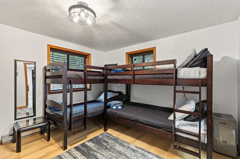 Building Photo - 2174 Lakeview Dr E