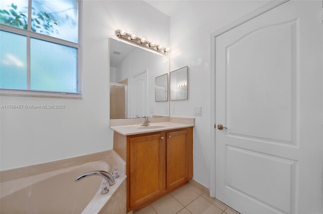 Building Photo - 948 NE 29th Terrace