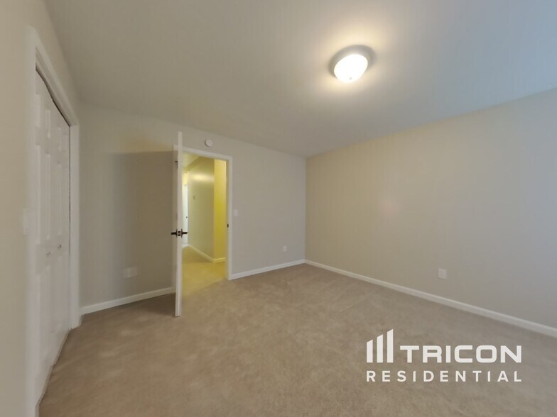 Building Photo - 2332 Corbett Ct