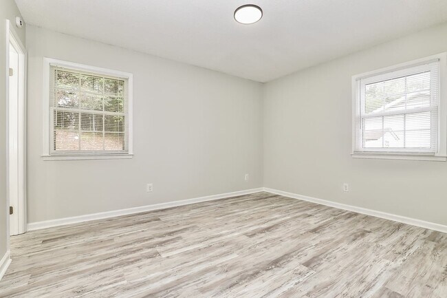 Building Photo - 5401 Bayberry Ln