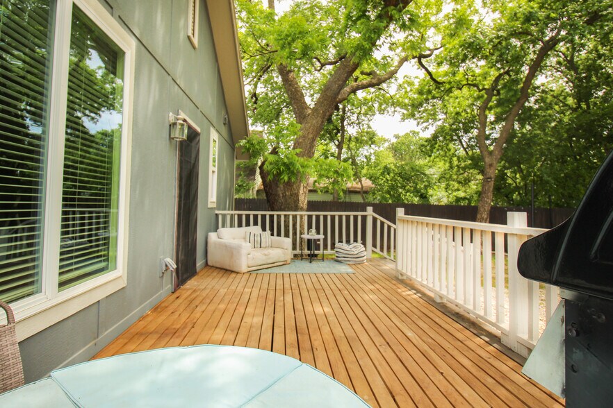 Backyard deck - 633 N Morris St