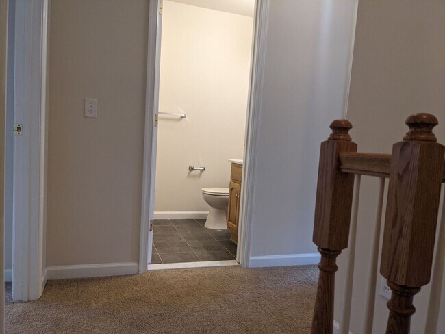 Building Photo - 3 Bedroom Townhouse for Rent in Waynesboro!