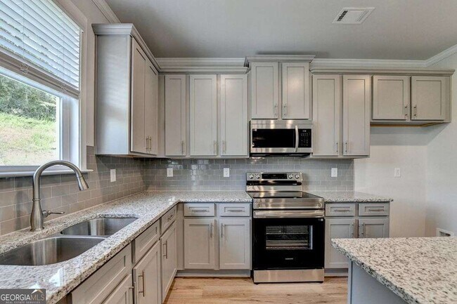 Building Photo - 7309 Yewtree Dr
