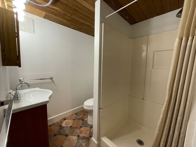 Building Photo - Exceptional Living Within Montavilla 2 Bed...