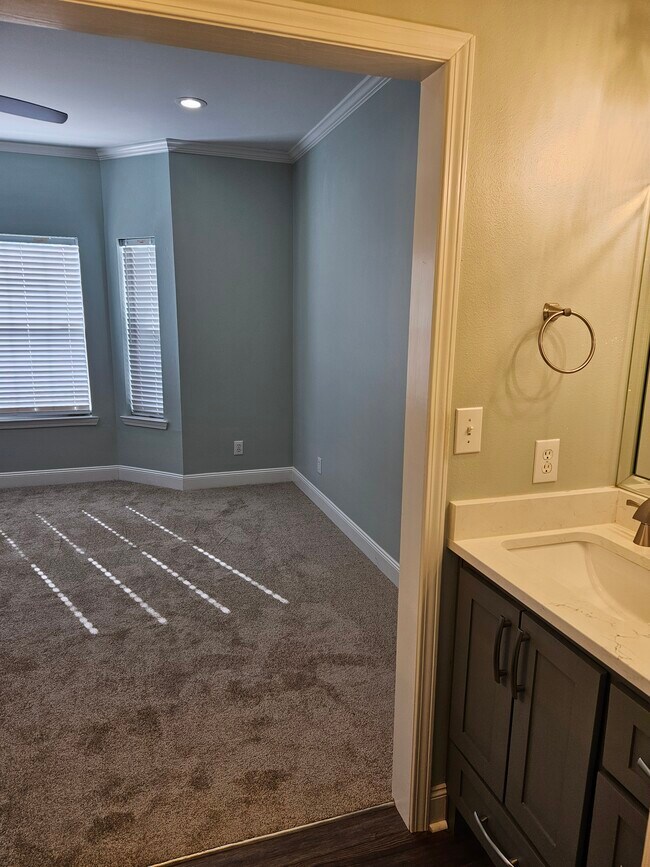 Building Photo - 102 Courthouse Dr