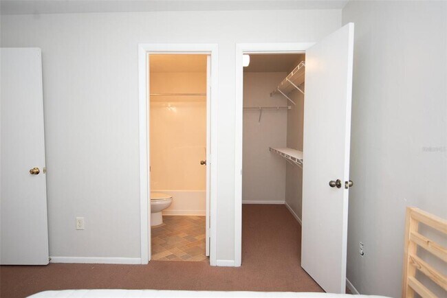 Building Photo - 4000 SW 23rd St