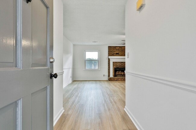 Building Photo - Updated 3 Bed 2 Bath Home in Tyrone with Private Yard and Covered Patio!