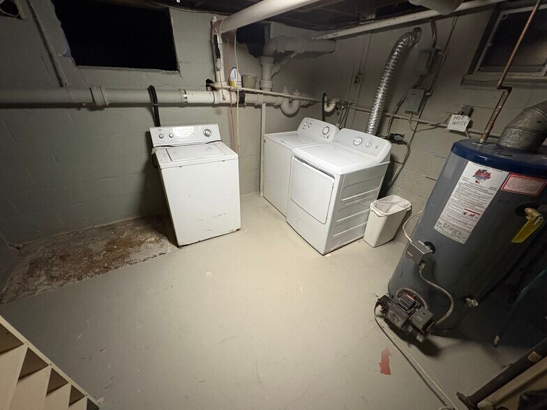 Building Photo - 20 Bogota Rd