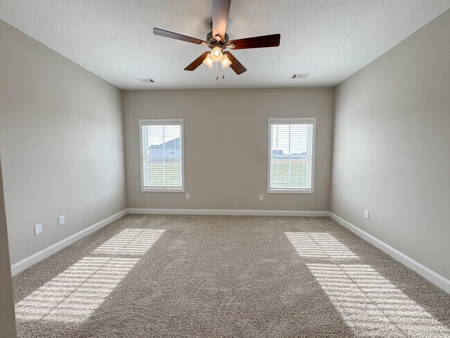 Building Photo - 310 Parkersburg Ln