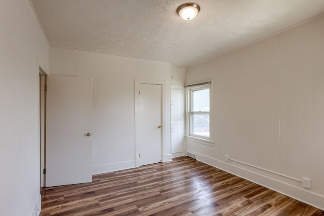 Building Photo - Blackstone Duplex