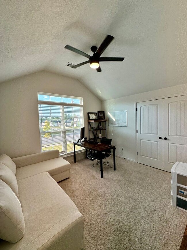 Building Photo - 1107 Thurloe Dr
