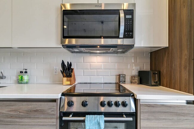 Building Photo - 500 S Ervay St