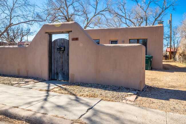 Primary Photo - Lovely Home on Franklin Ave.