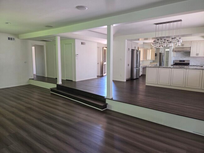 Building Photo - 4734 Laurelgrove Ave