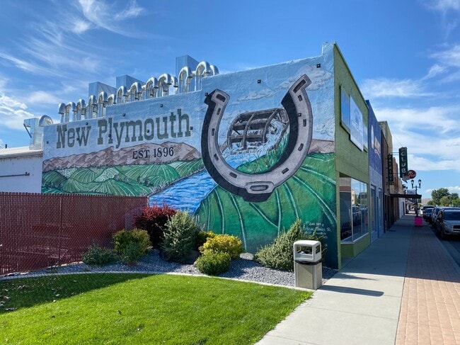 Building Photo - 321 West Blvd. New Plymouth