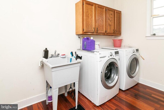 Building Photo - 5444 E Nithsdale Dr