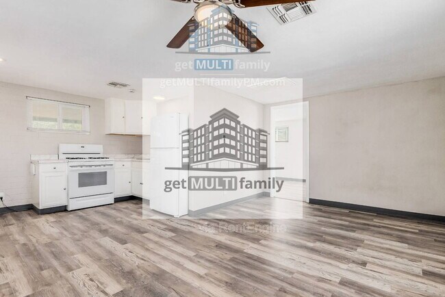 Building Photo - 1402 W Mercer Ln