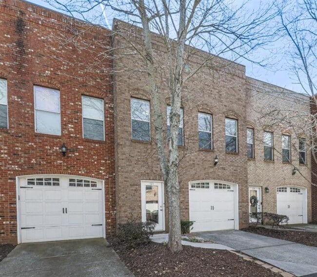 Primary Photo - 121 Riverwatch Ct