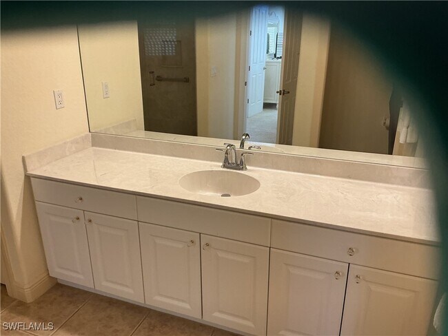 Building Photo - 2605 Beach Pkwy W