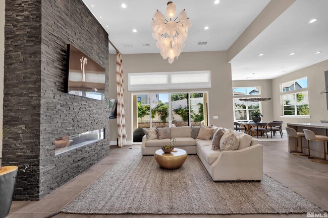Building Photo - 724 W Pleasant Oak Trl