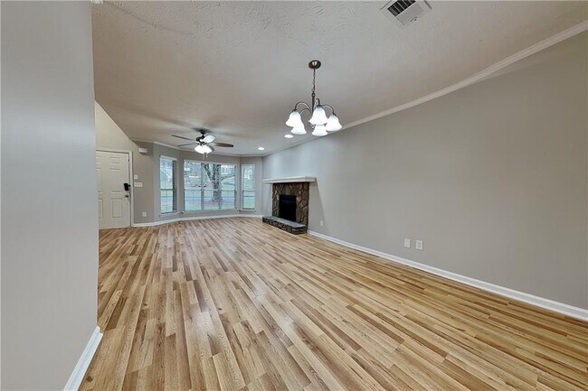 Building Photo - 5652 Longbow Dr