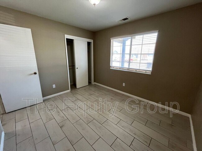 Building Photo - 1435 Cottage Pl