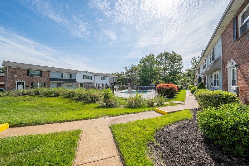Building Photo - 2548 Grayland Walk