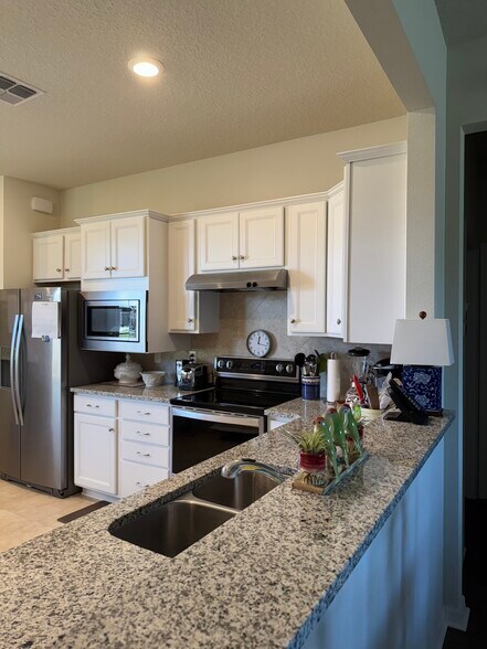 Fully stocked kitchen - 9645 SW 63rd Loop