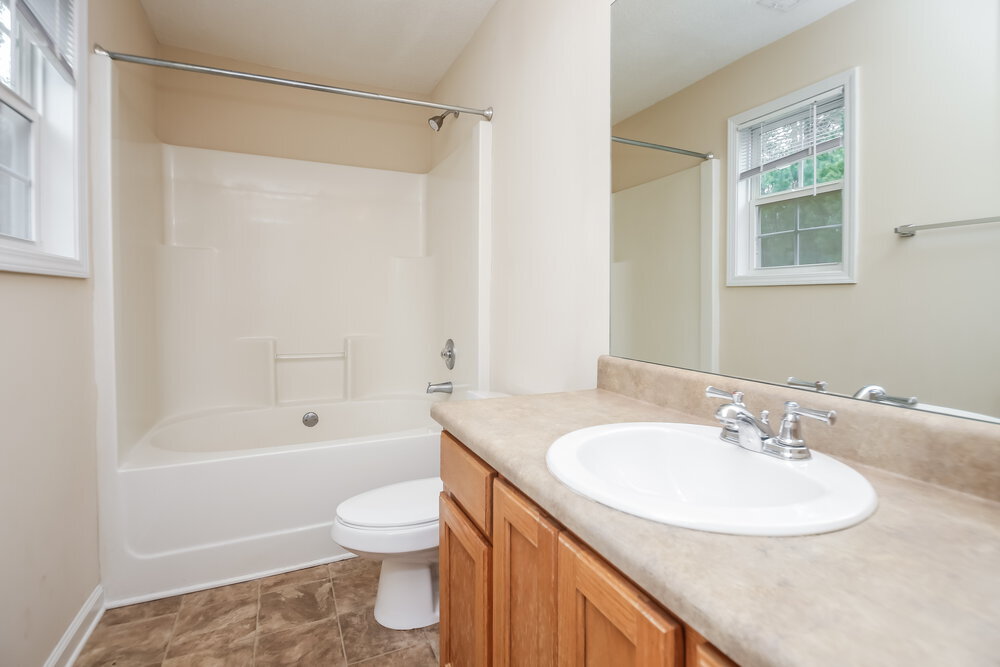 Building Photo - 43 Thorn Thicket Way