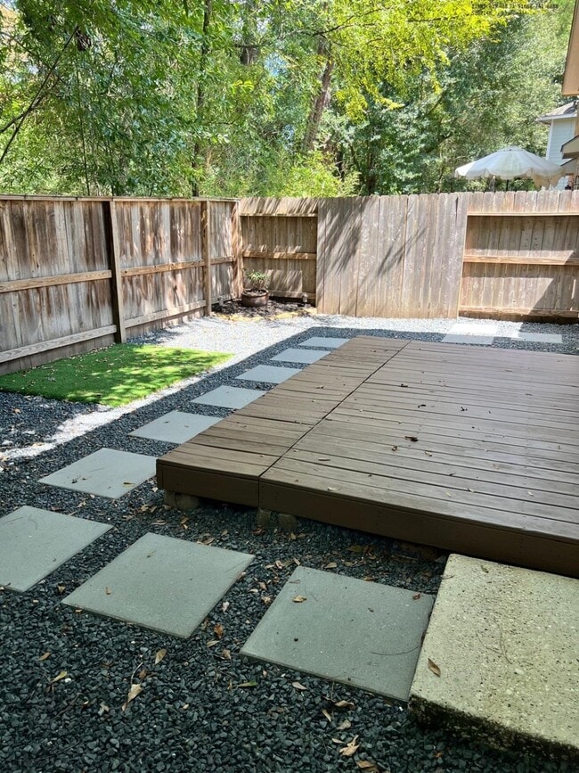 Building Photo - 114 N Camellia Grove Cir