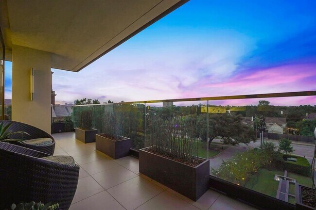 Building Photo - 3433 Westheimer Rd