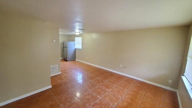 Building Photo - 9410 Grandfield Rd
