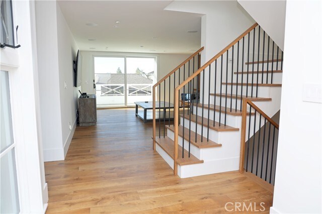 Building Photo - 333 Holmwood Dr