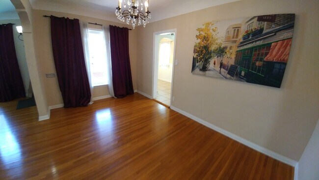 Building Photo - Gorgeous and Spacious 3-Bedroom 2-Bath home with Built-In BBQ, Garage, Hardwood Floors & Yard! MO...